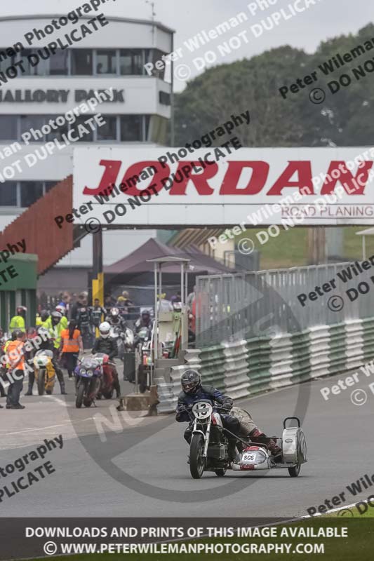 Vintage motorcycle club;eventdigitalimages;mallory park;mallory park trackday photographs;no limits trackdays;peter wileman photography;trackday digital images;trackday photos;vmcc festival 1000 bikes photographs